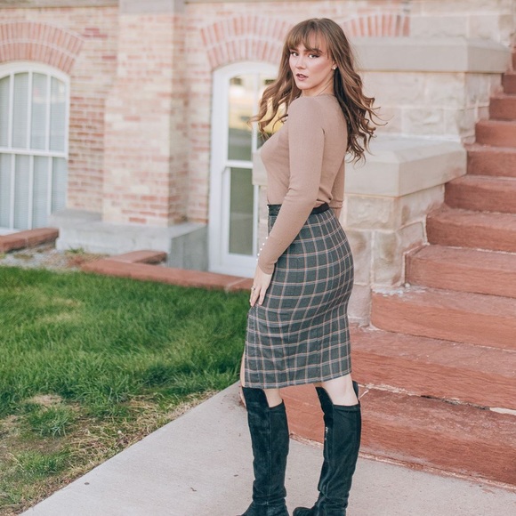 Brown and gray plaid knee length pencil skirt - Picture 3 of 4
